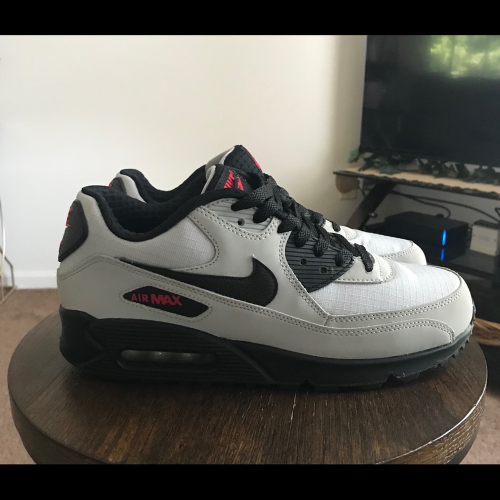 🚩🚩Sold🚩🔥Nike Air Max 90 Essential “Wolf Grey” - Picture 1 of 8